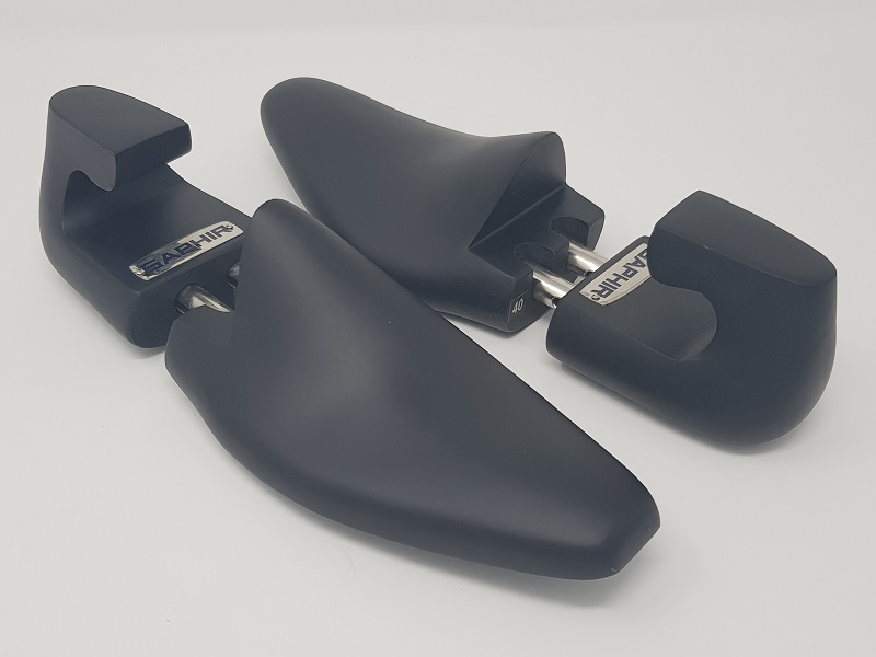 Saphir Mat Pointed Black Shoe Trees